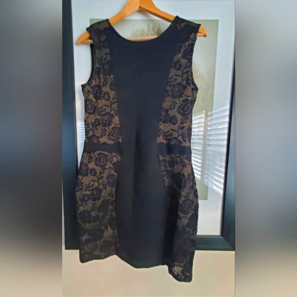 Mango sleeveless dress with lace like detailed panels -size M (NWT).